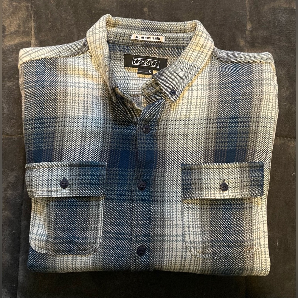 Ezekiel / Blue & White Flannel Plaid Shirt / Mens Small